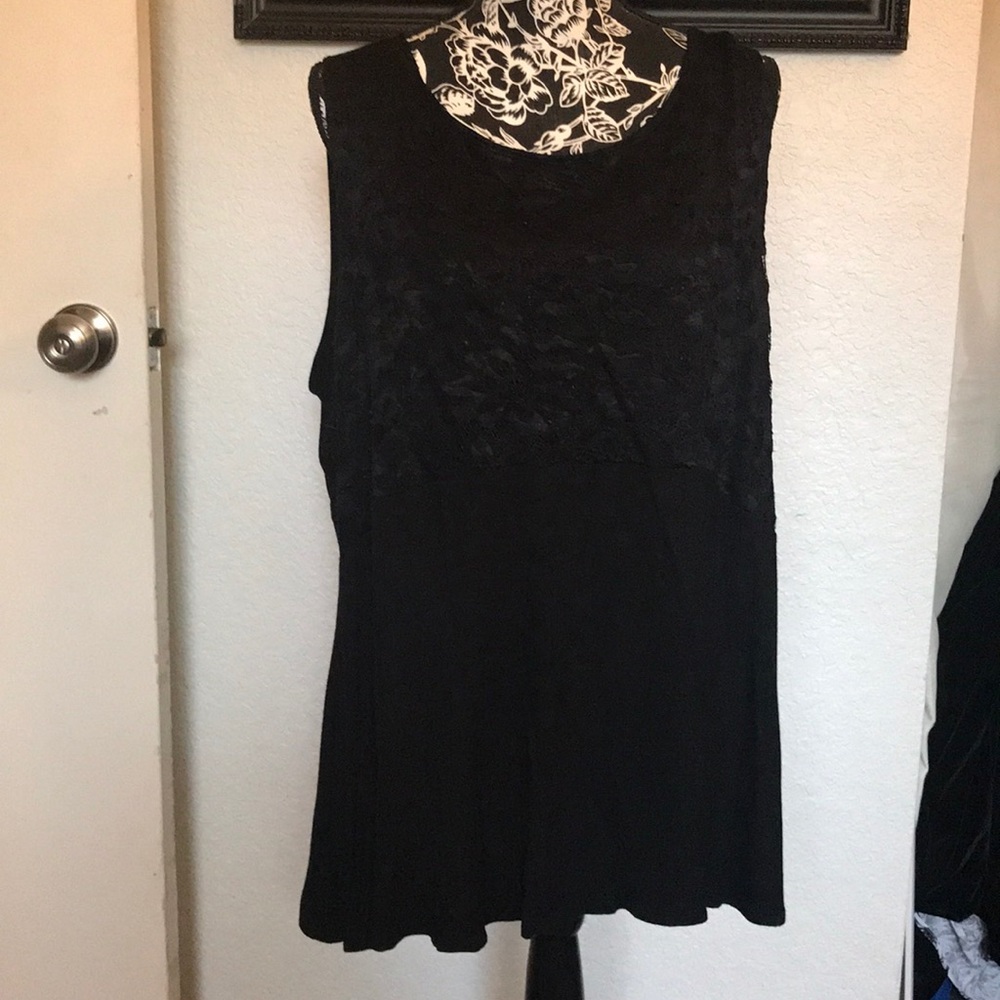 Gently Used Sleeveless Blouse
